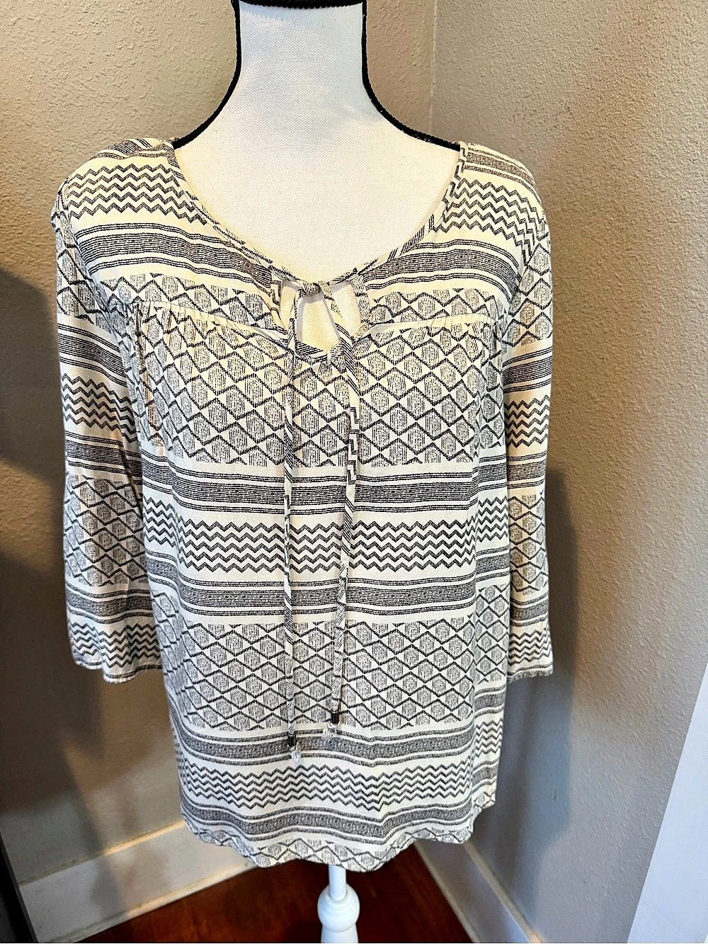 Skies Are Blue Geometric Rayon Tunic in White & Black